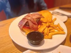 BBQ牛肉汉堡-星期五餐厅(金融街店)