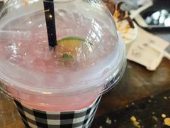 -莓园冰淇淋店