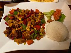 辣子鸡配饭-源一咖啡馆(麒麟巷步行街店)