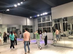 -星秀丽模特T台·舞蹈师资培训中心