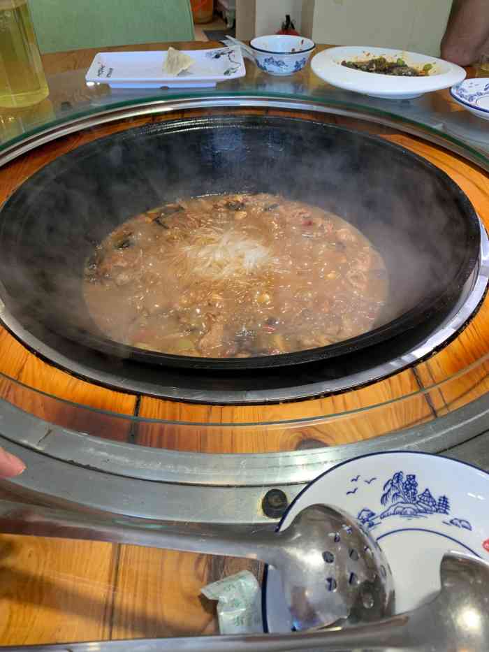 胖姐老渔翁铁锅炖-"这家餐厅离家很近,我却是第一次来.家人说.