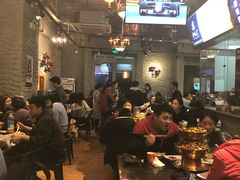 大堂-巴四老城区炭火蛙锅(张江店)