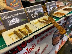 -席娜卡琳火车铁道夜市