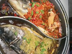 -阿瓦山寨·湘菜现炒·剁椒鱼头王(咸阳总店)
