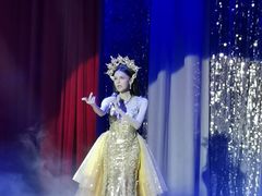 -金东尼人妖秀