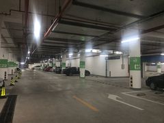 -旺墩道135融盛商务中心-停车场