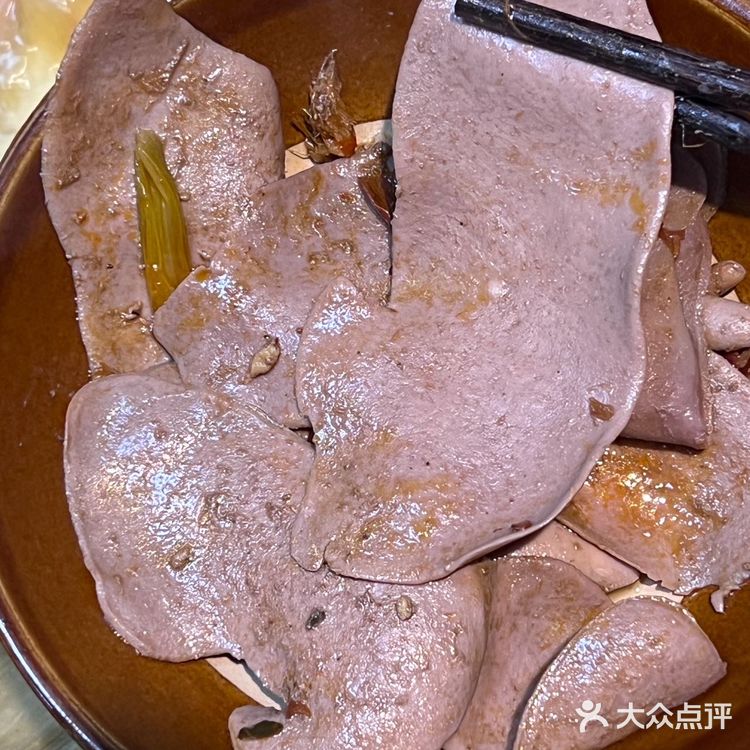他家的老火锅味道真的是又辣又爽，特别好吃。