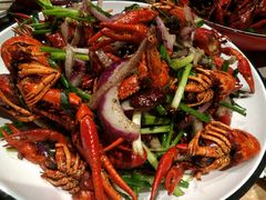 -虾弄弄海派小龙虾·牛羊蝎子火锅