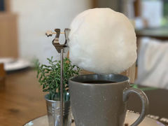 -Chom Cafe and Restaurant