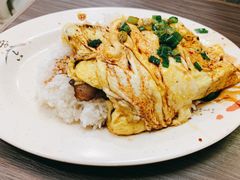 葱花猪颈肉包蛋饭-新记餐厅(香槟大厦店)