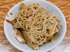 -松树干拌面店