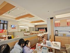 -肥肥虾庄·金牌油焖大虾(汉口城市广场店)