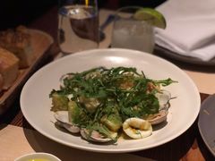 温热海鲜沙拉配牛油果-Mercato莫卡多露台餐厅与酒吧(K11店)