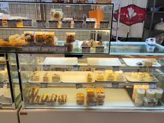 -白玉兰食品甜凤店(合生汇店)