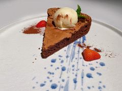 外婆家巧克力蛋糕配香草冰淇淋-醉了的船Le Bateau Ivre(温江店)