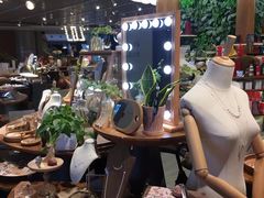 -LOL原创生活概念店(K11购物艺术中心店)