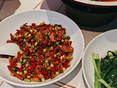 -阿瓦山寨·湘菜现炒·剁椒鱼头王(咸阳总店)