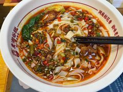 -呷佬·长沙手工米粉(金沙江路店)