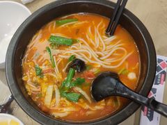 -花馬肆.云南过桥米线(汉神购物广场现场熬汤店)