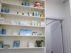 -世龙世家灰指甲·甲沟炎·跖疣护理·修脚(东江湾路店)