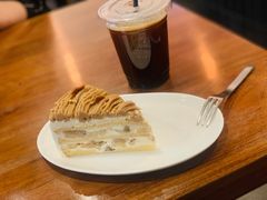 洋梨甘栗奶油蛋糕-black rainbow coffee