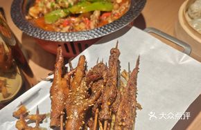 Gan-style Glutinous Chicken Feet