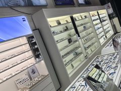 -诺柯视眼镜-蔡司依视路官方工厂店(淞南一店)