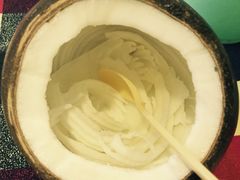 -志龙皇冠吃货椰子铺