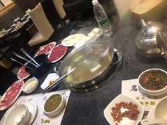 -名门潮牛·鲜牛肉海鲜火锅.烧烤自助餐厅(诚丰广场店)