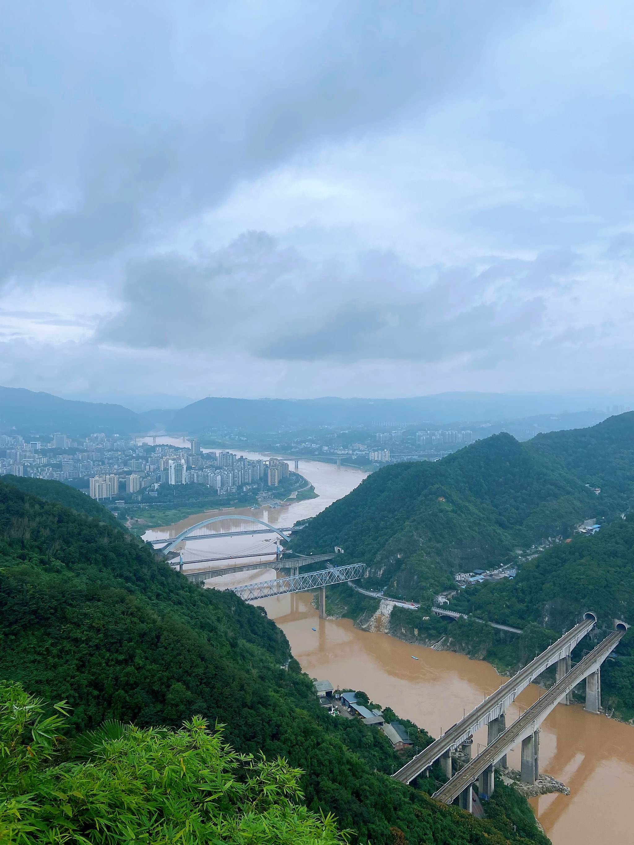 北碚八桥叠翠观景平台图片