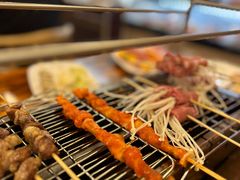-哈尔滨小酒馆·鲜肉现穿自助烧烤(康新花园店)