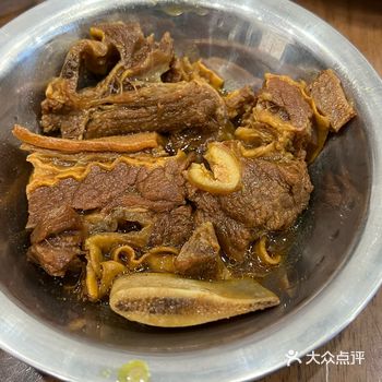 这家闽南牛肉店最近在杭州蛮火的，应该也是花了功夫去做