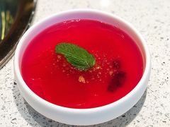 鲜火龙果冰粉-老佛爷铜炉蛙锅(海岸城店)