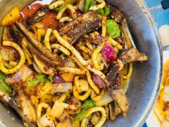 -青海特色美食小炒炕锅牦牛肉火锅