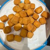 点了招牌香辣蟹套餐，蟹壳炸得酥脆，辣卤浸透蟹肉