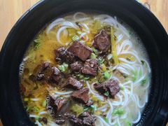 -花溪巷牛肉粉(泉城路店)