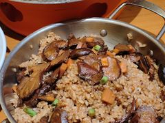 牛肝菌炒饭-老滇山寨•云南特色菜•地方菜•民族风情歌舞表演(金碧店)