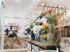 -FLOVIE FLORIST CAFE