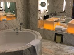 -上海滴水湖皇冠假日酒店