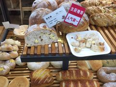 -焙丽拾光(麦凯乐直营店)