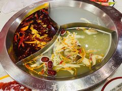艳红酸辣三拼锅-陳艳红火锅(港汇店)