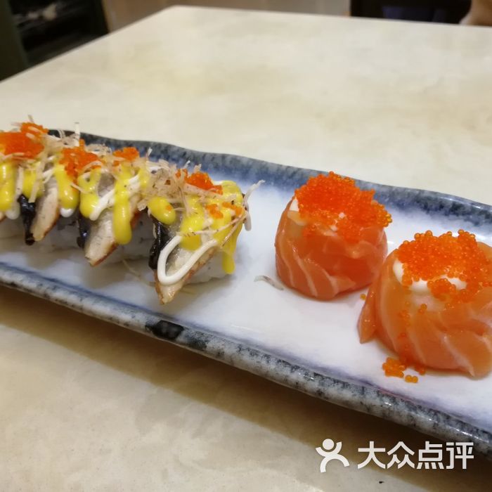 樱花雨日本料理回转寿司