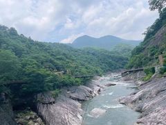 -燕子河大峡谷天坑仙境