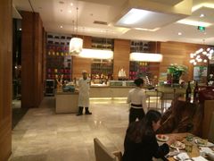 -华邑酒店·鲜艳全日自助餐厅
