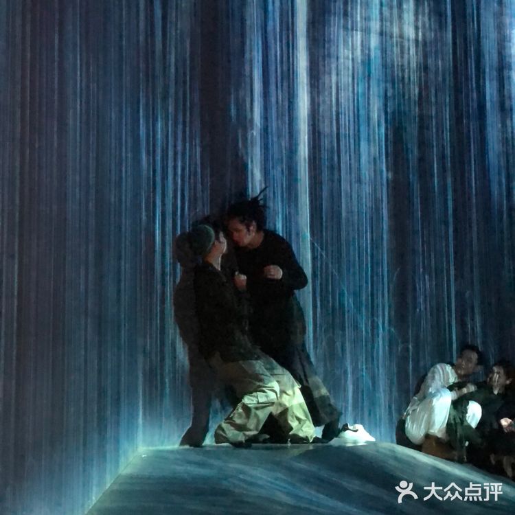 逛展|teamLab无界x 胡沈员现代舞专场