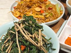 蒲公英拌豆干-小吊梨汤·北京菜·烤鸭(鸟巢店)