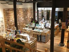 -猫的天空之城概念书店(杭州南宋御街店)