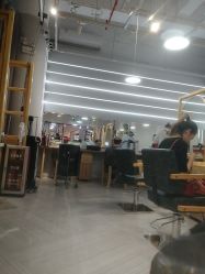 -苏豪路易士·嘉玛发廊