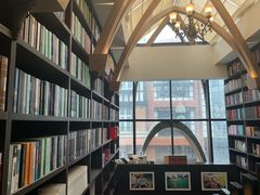 -钟书阁(松江泰晤士小镇店)