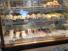 面包甜点陈列柜-长乐饼家(五羊新城店)